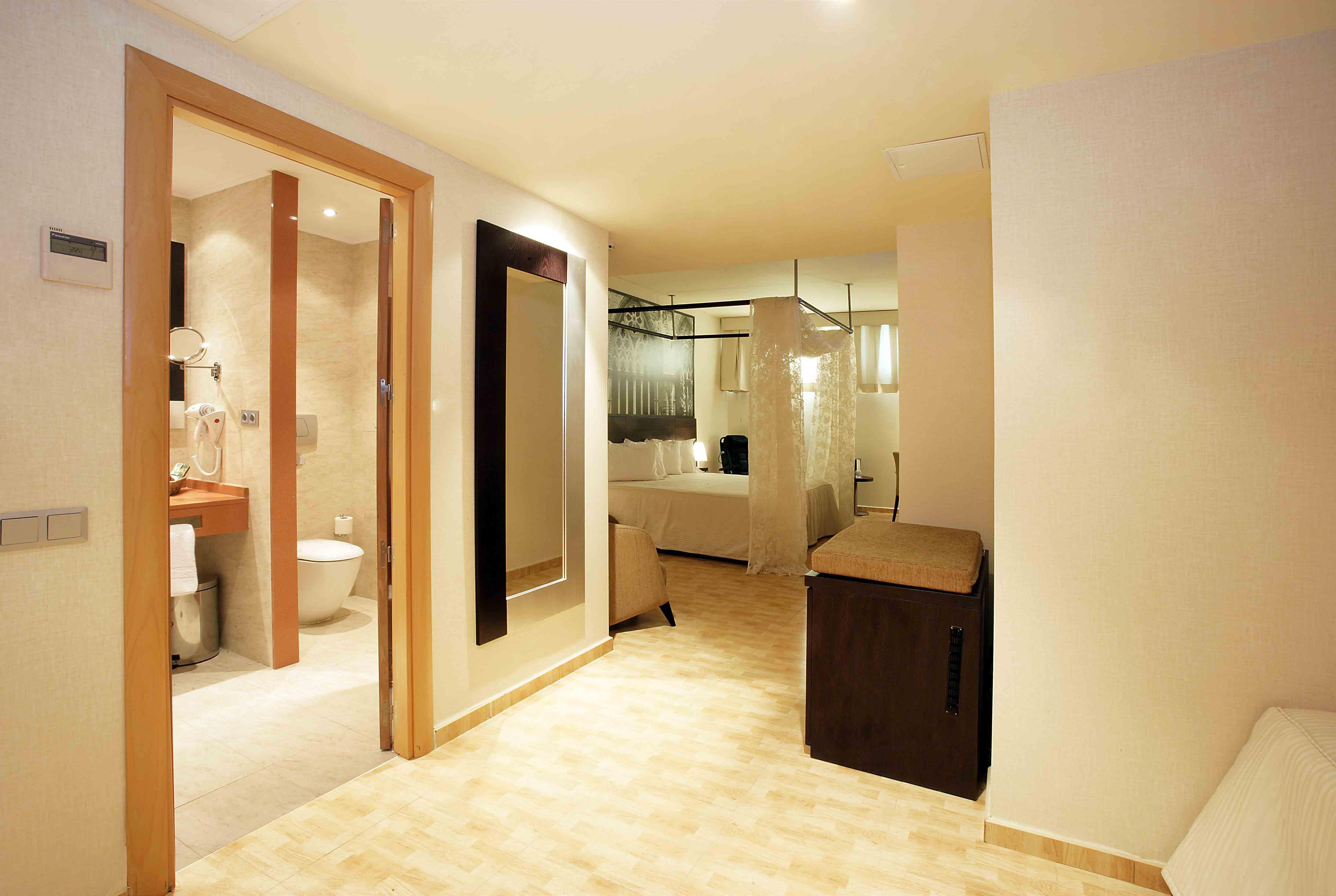 Nastasi Hotel&Spa Lleida Bagian luar foto